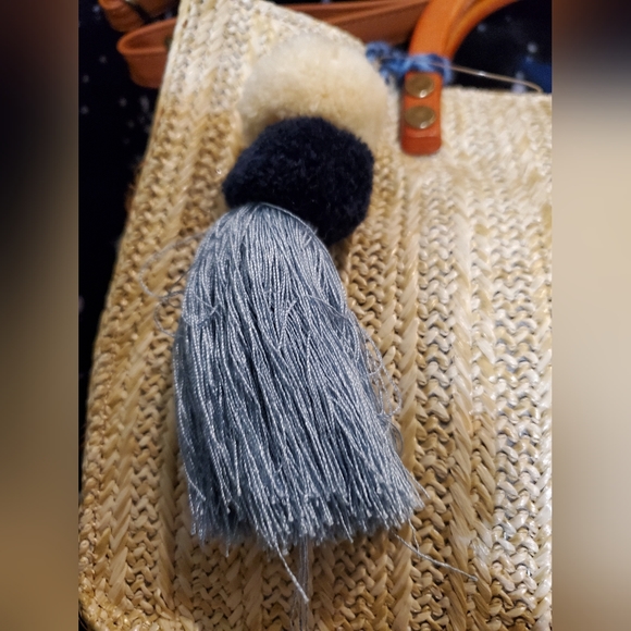 Purse - Picture 2 of 4